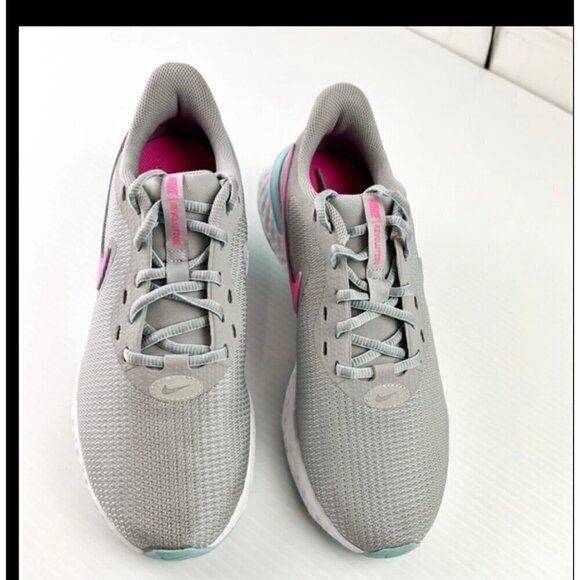 Nike Womens size 9.5 Revolution 5 Gray Pink Running Shoes Size Activewear - Picture 3 of 10